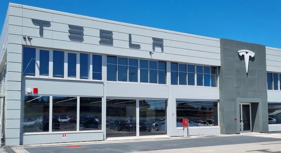Tesla Store Roma Nord